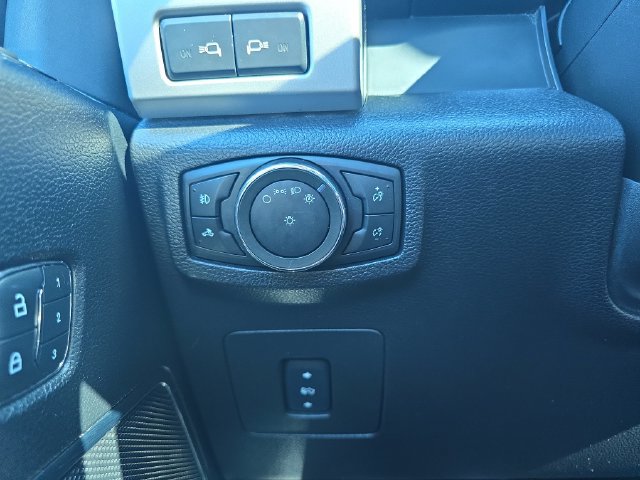 Used 2017 Ford F150 Lariat w/ Equipment Group 502A Luxury AWD/4WD image 30