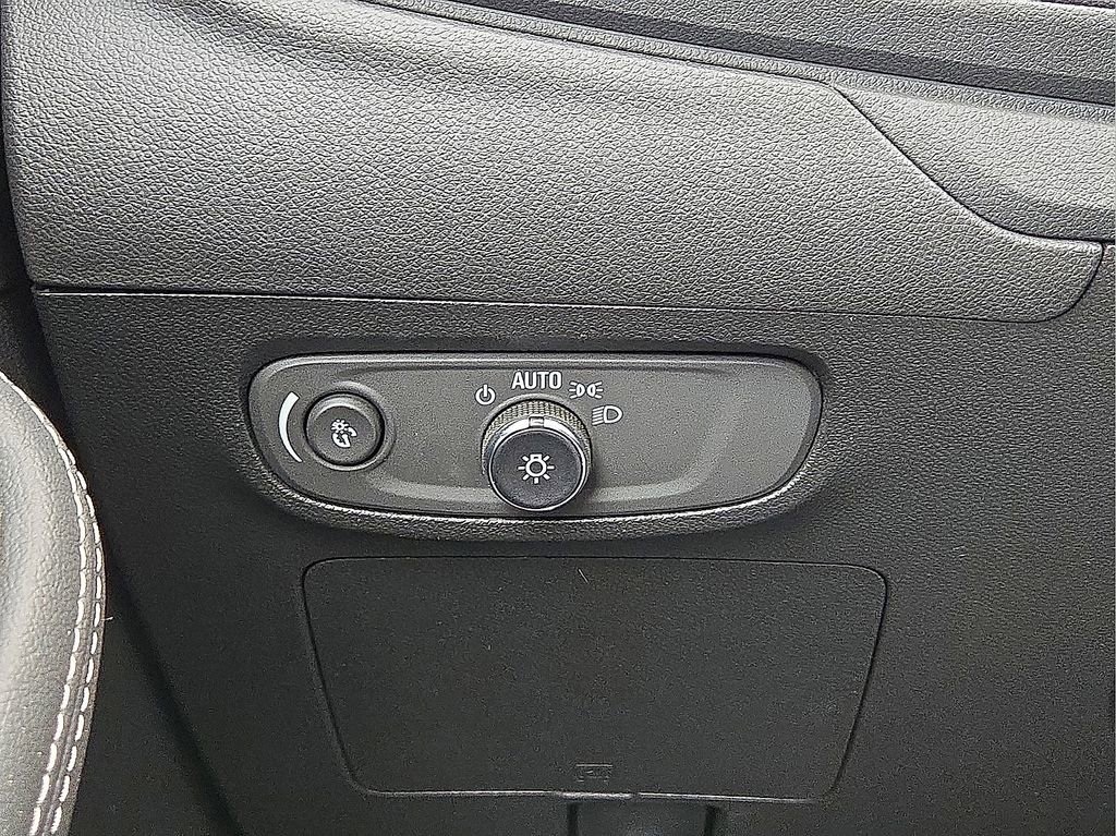 Used 2025 Buick Encore GX Preferred image 24