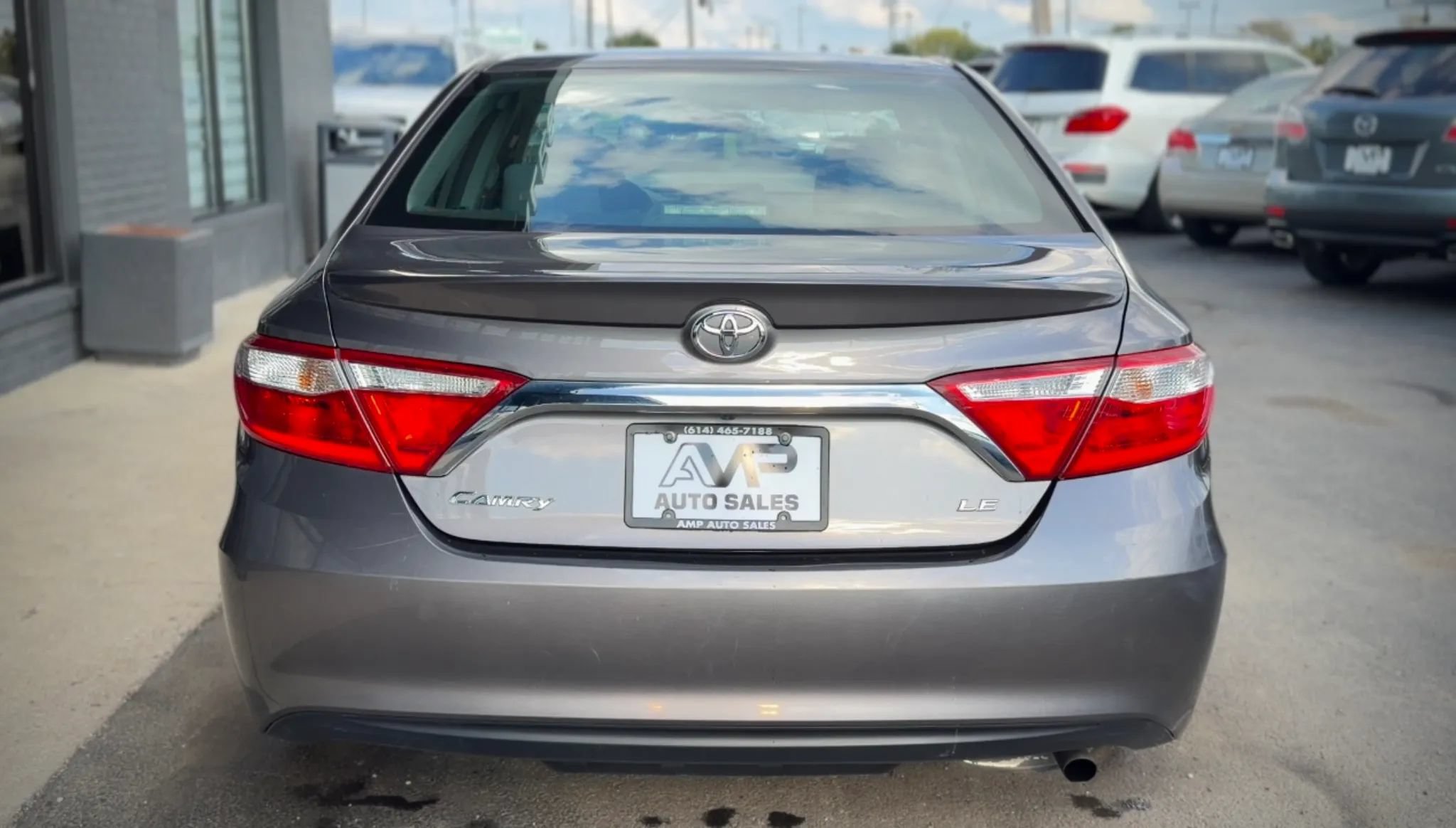 Used 2017 Toyota Camry LE FWD image 3