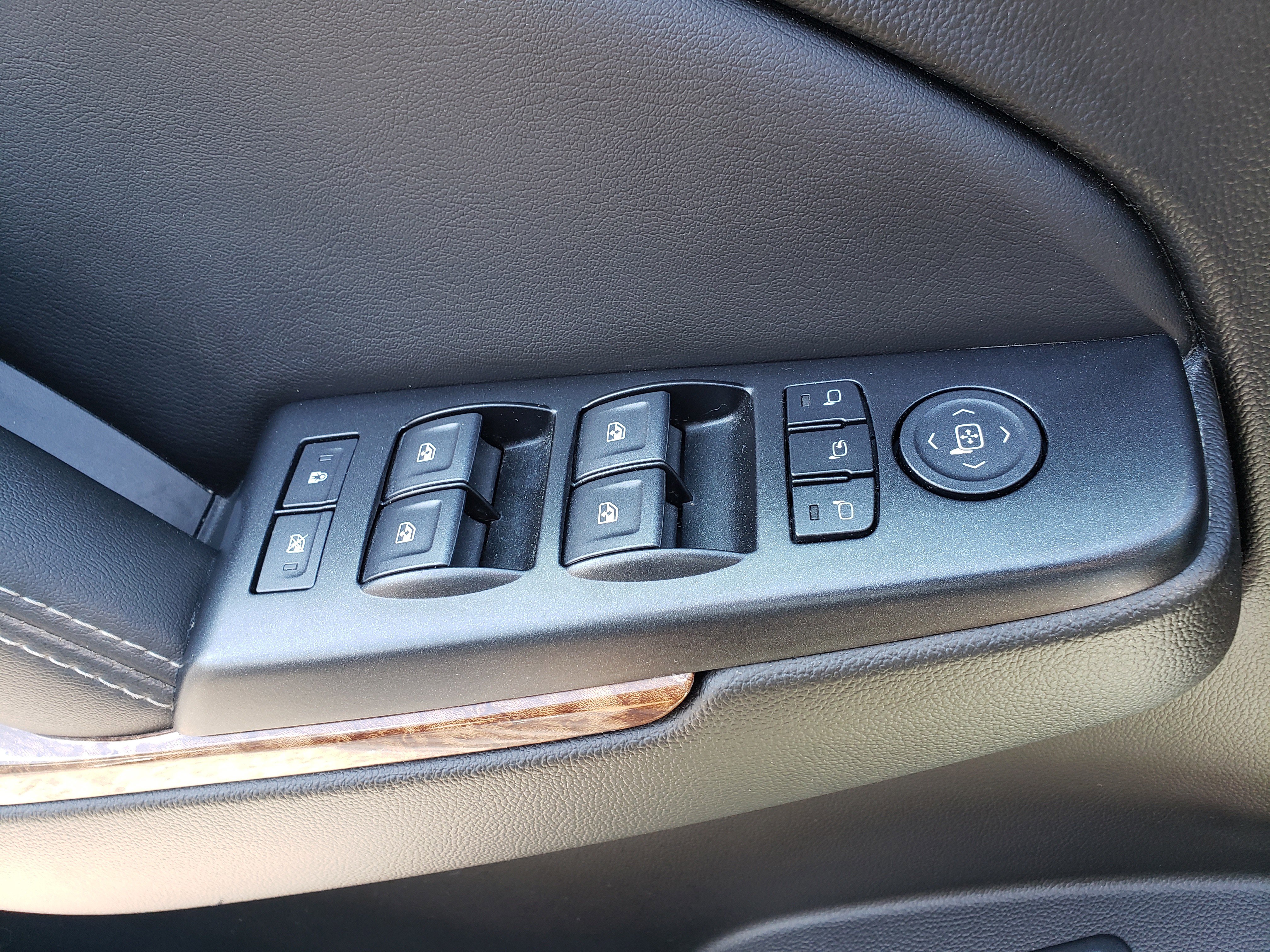 Used 2019 Chevrolet Tahoe Premier image 14