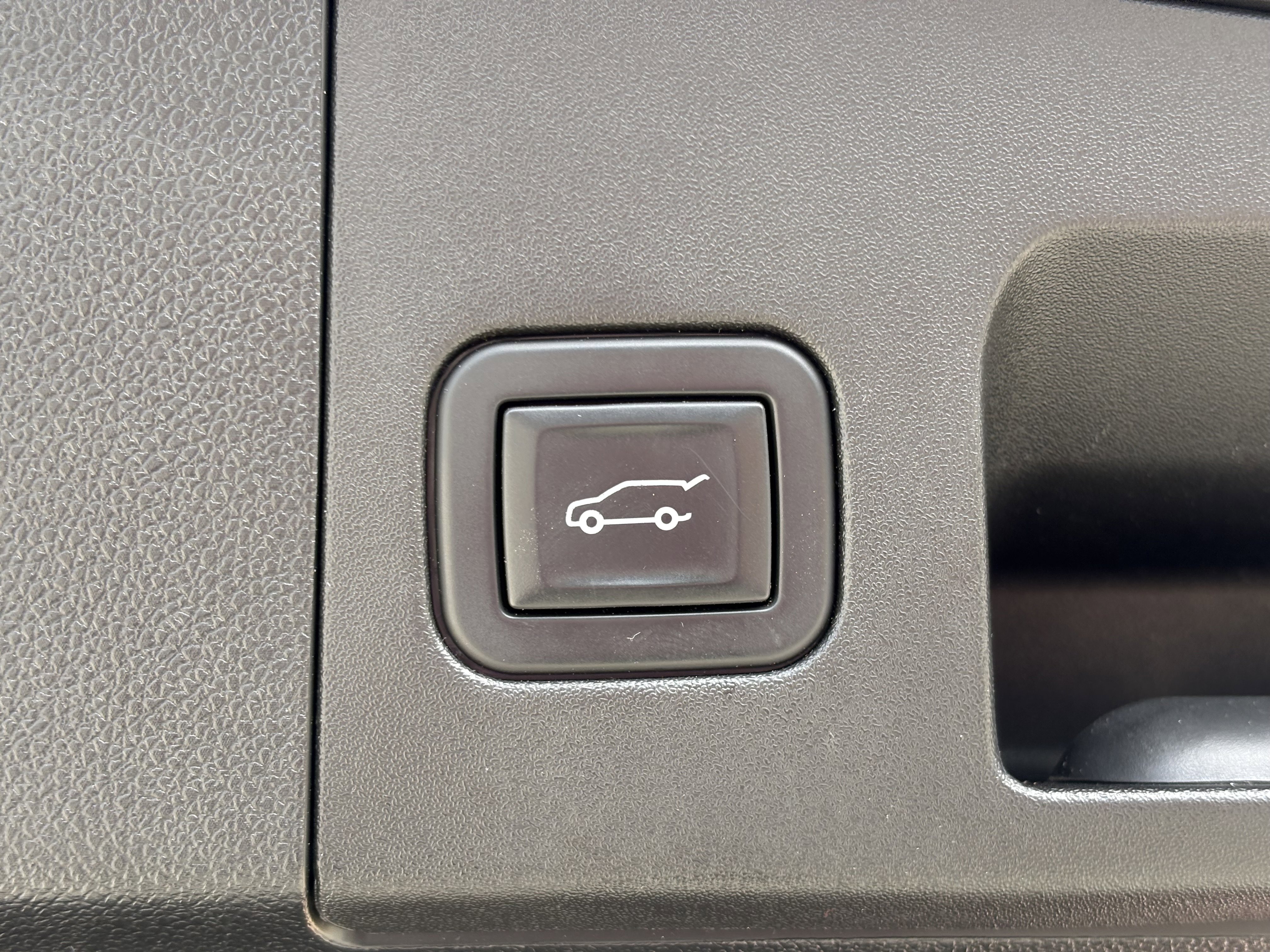 Certified 2023 Cadillac XT4 Premium Luxury image 10