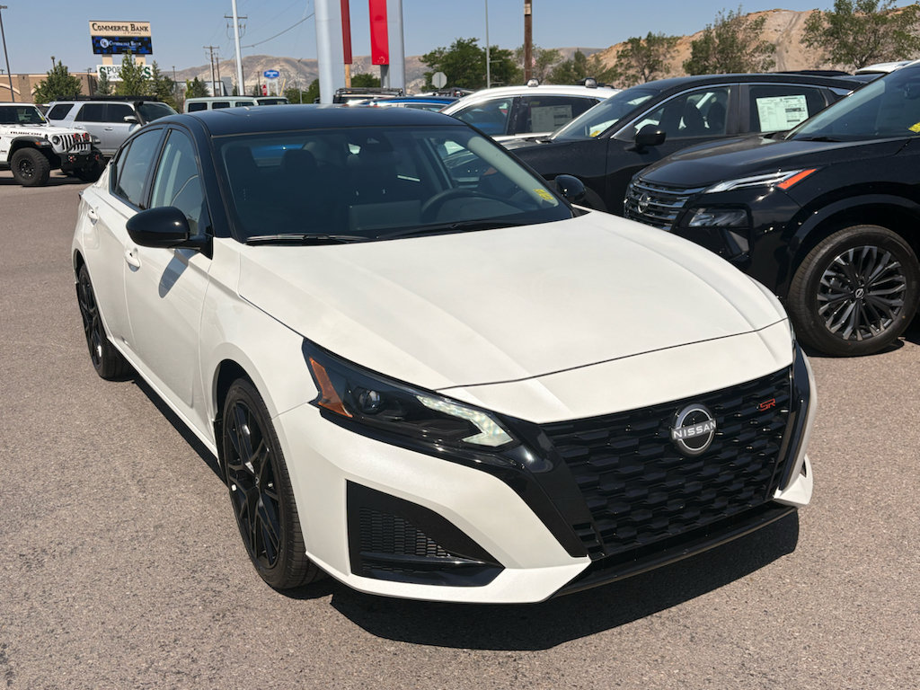 New 2026 Nissan Altima 2.5 SR w/ SR Midnight Edition Package AWD/4WD image 7