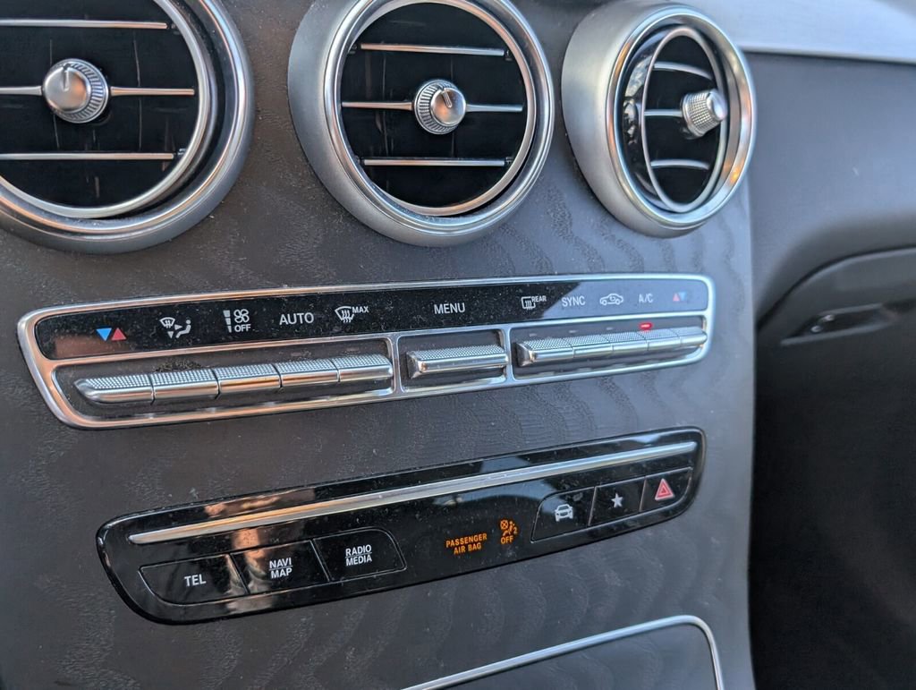 Used 2022 Mercedes-Benz GLC 300 image 23