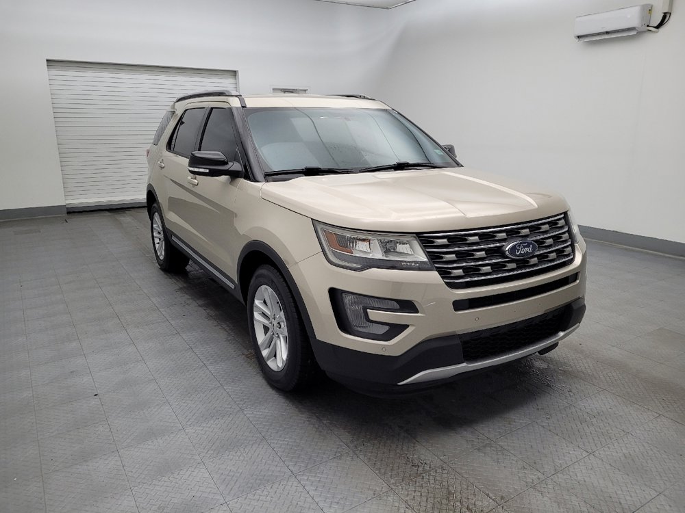Used 2017 Ford Explorer XLT w/ Equipment Group 202A image 13