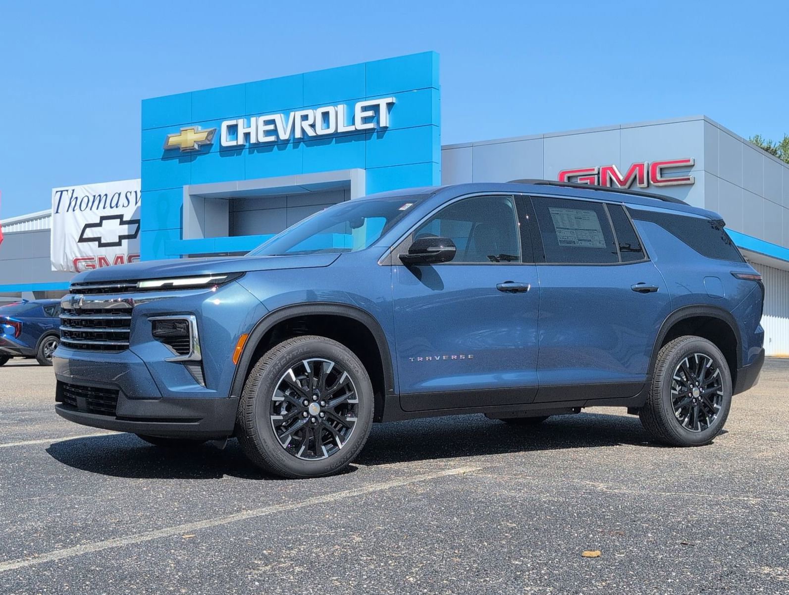 New 2026 Chevrolet Traverse LT w/ Sun and Wheel Package image 1