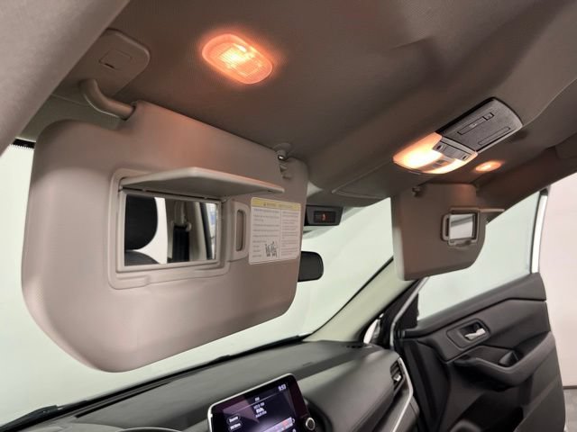 Used 2024 Nissan Rogue SV FWD image 36