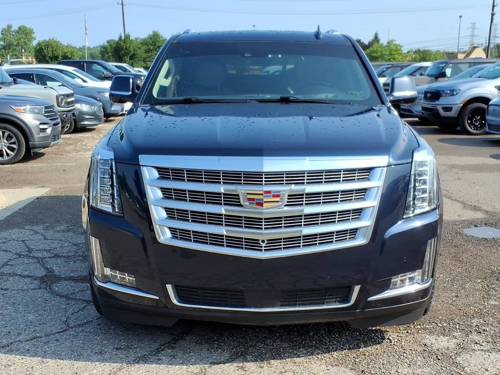 Used 2019 Cadillac Escalade Premium Luxury w/ LPO, Radiant Package AWD/4WD image 8