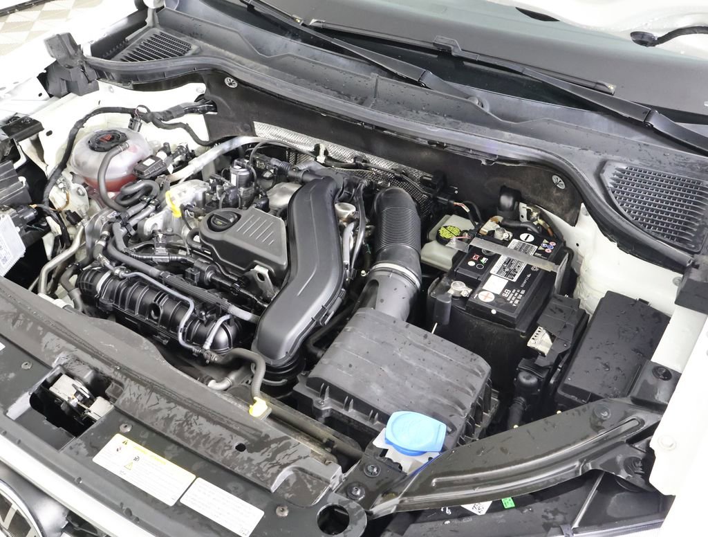 Used 2022 Volkswagen Taos SEL w/ Panoramic Sunroof Package image 11