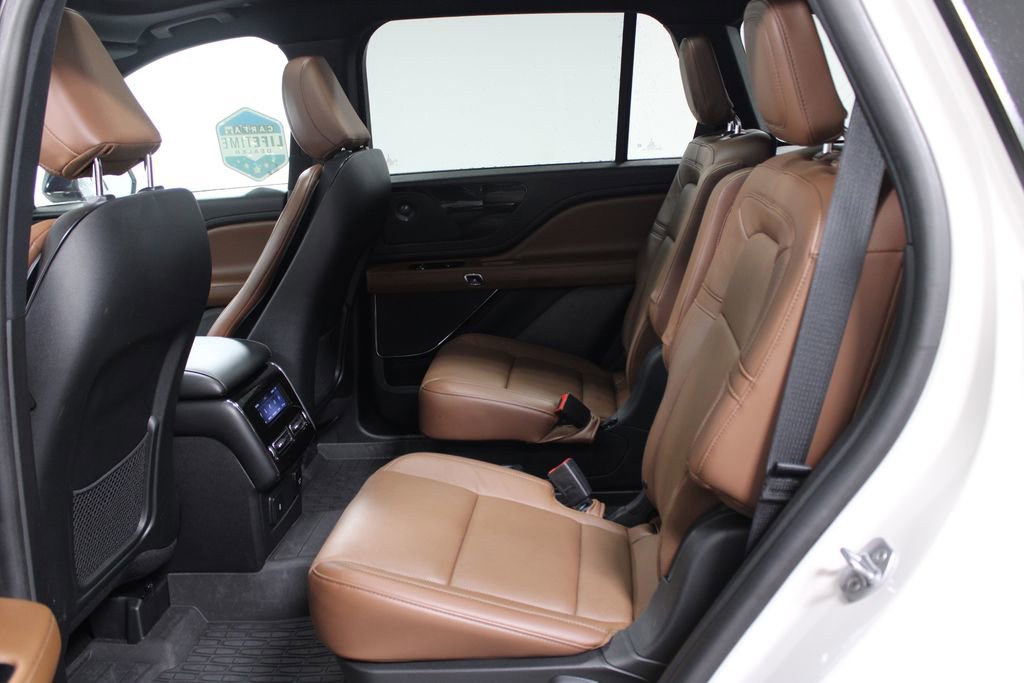 Used 2024 Lincoln Aviator Reserve w/ Equipment Group 201A image 24