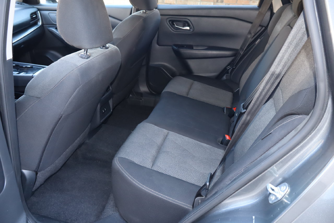 Used 2024 Nissan Rogue SV FWD image 5