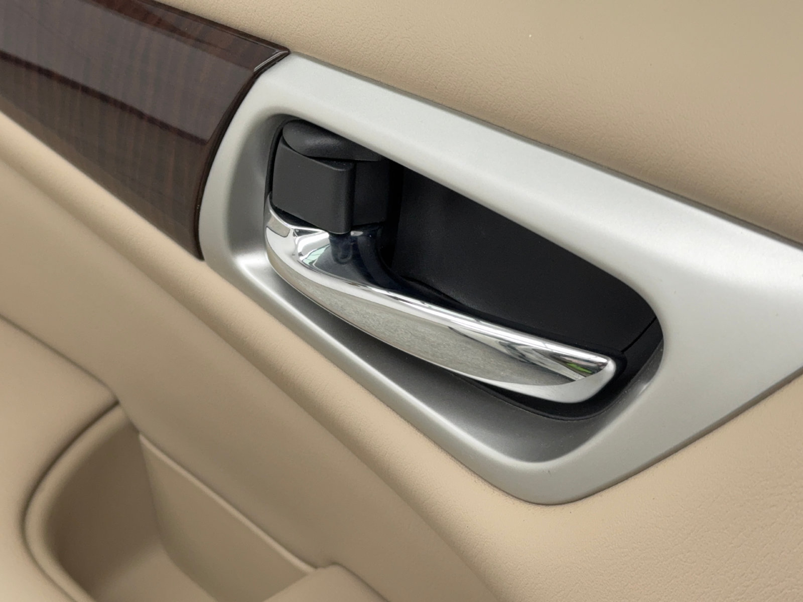Used 2014 Nissan Pathfinder SL w/ SL Premium Package FWD image 22