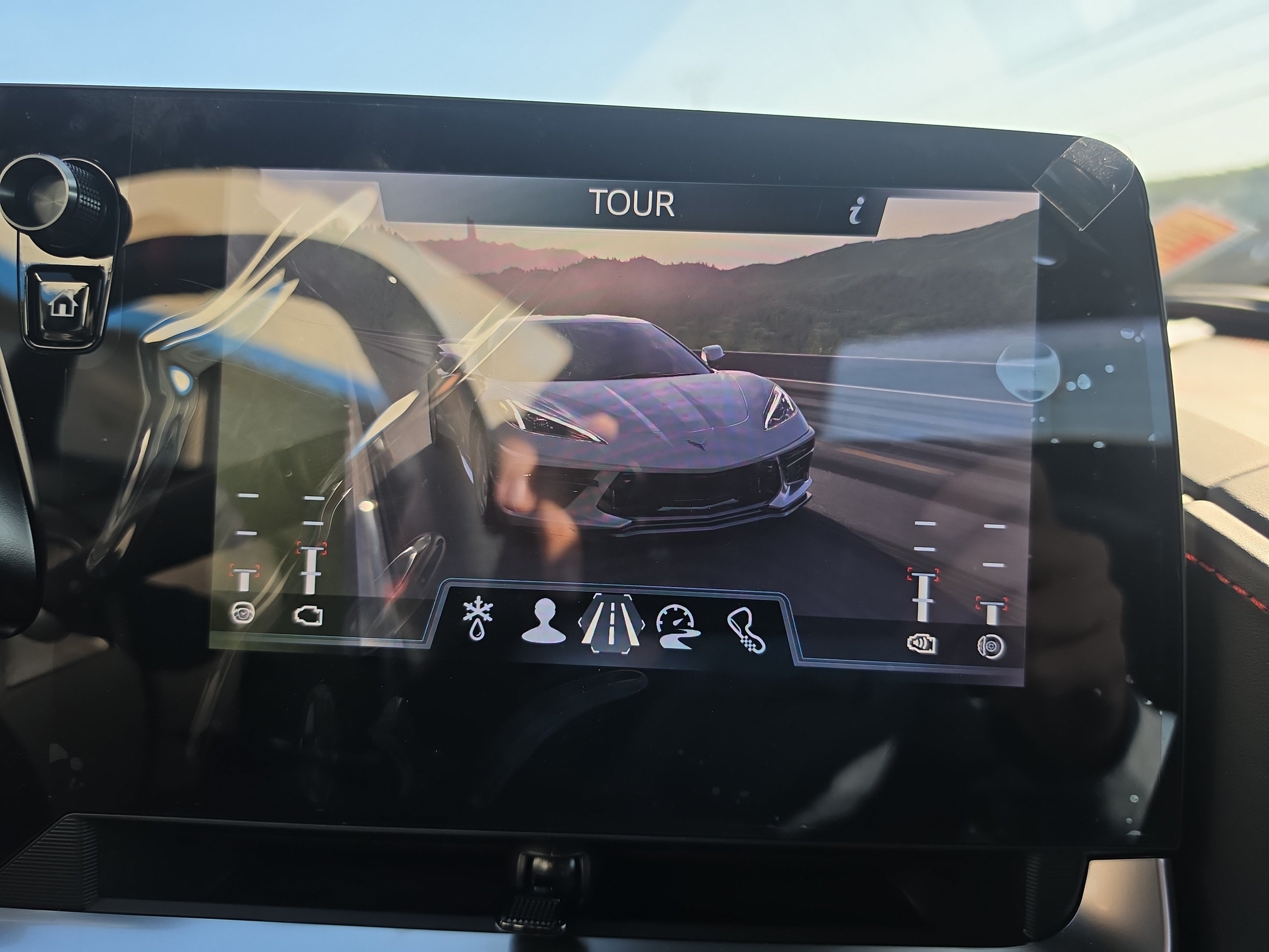 Used 2024 Chevrolet Corvette Stingray Premium Conv RWD image 32