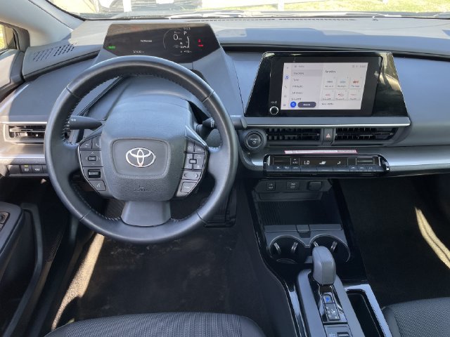 Used 2025 Toyota Prius LE FWD image 11