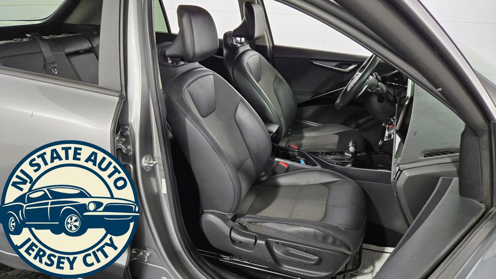 Used 2023 Kia Niro EX FWD image 32