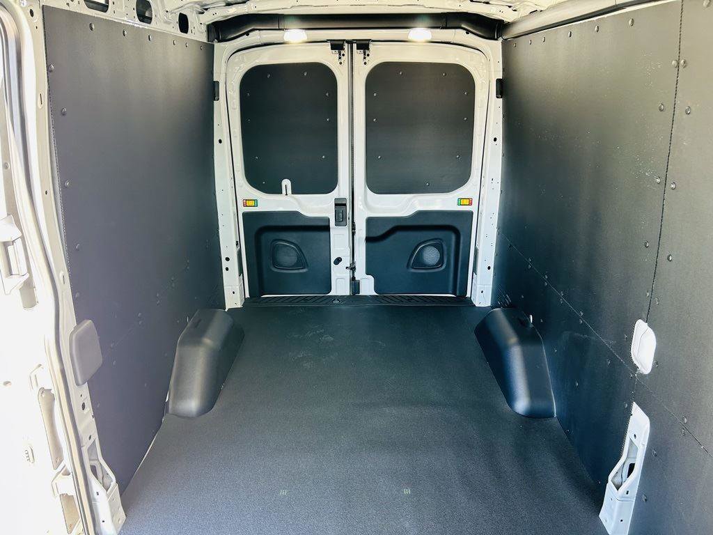 New 2026 Ford Transit 250 148 Medium Roof w/ Load Area Protection Package image 23