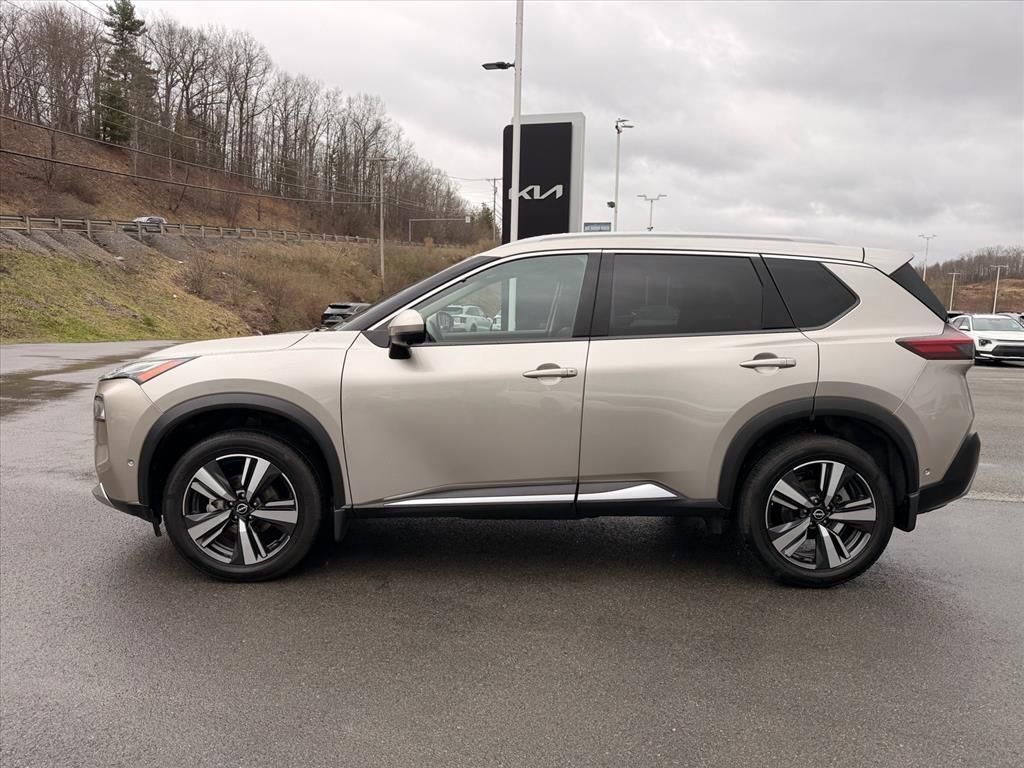 Used 2023 Nissan Rogue Platinum w/ Platinum Premium Package image 3