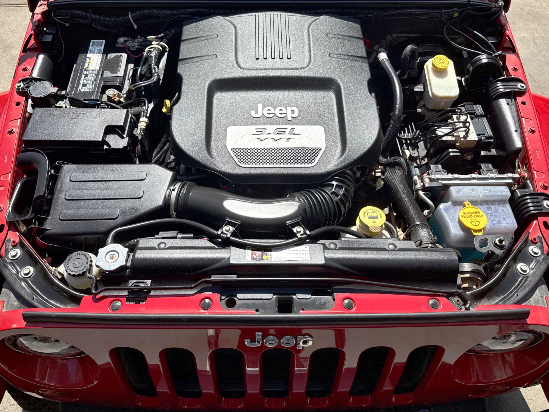 Used 2013 Jeep Wrangler Unlimited Rubicon image 3