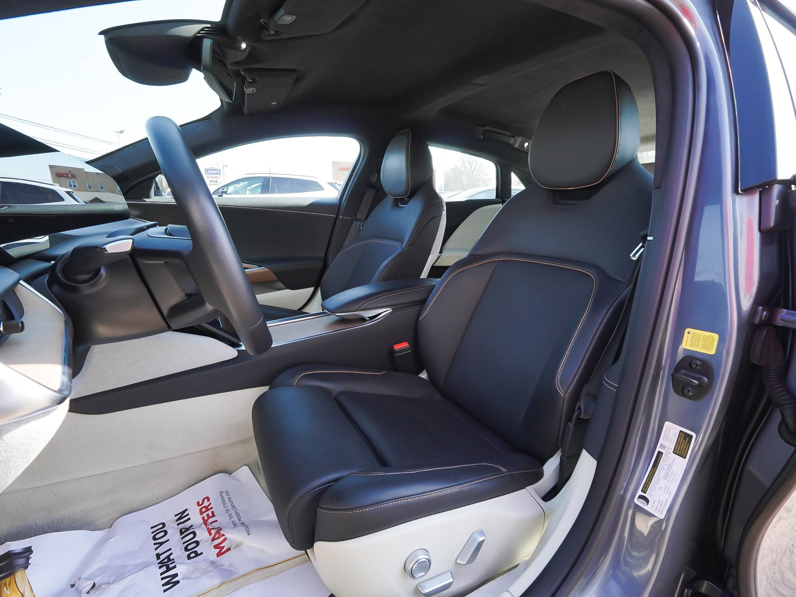 Used 2024 Lucid Air Touring image 31