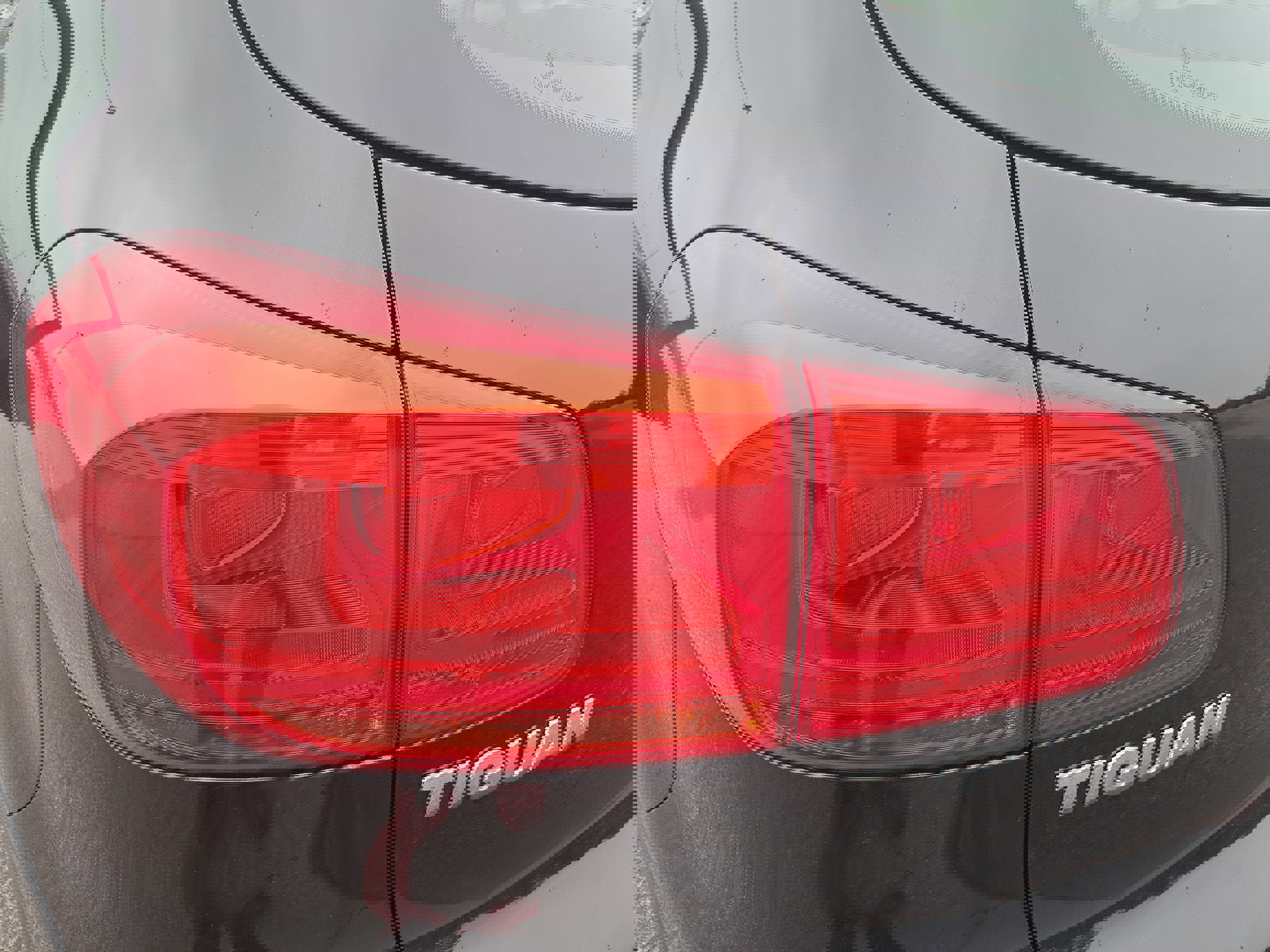 Used 2015 Volkswagen Tiguan S image 31