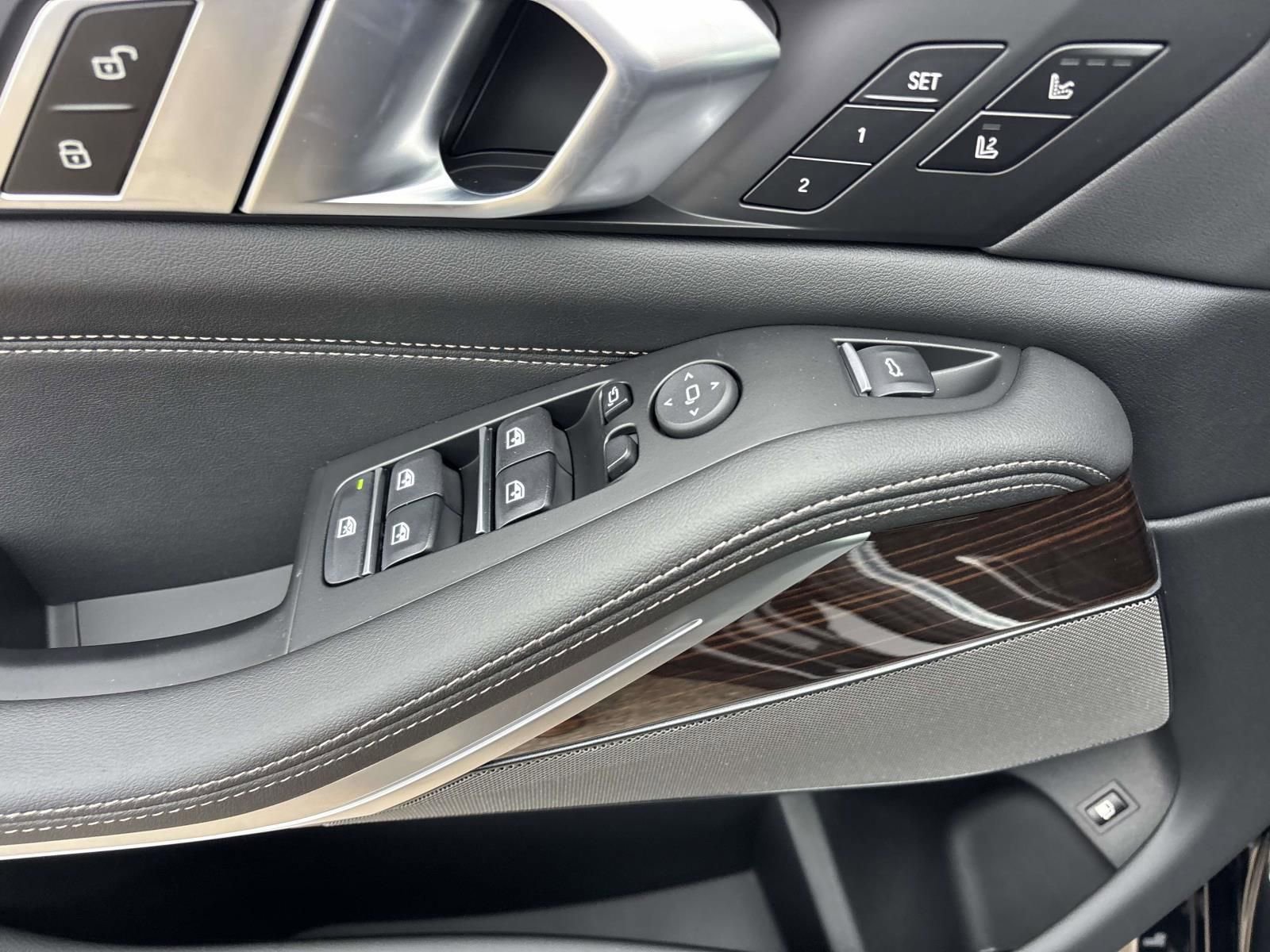 New 2026 BMW X5 xDrive50e image 13