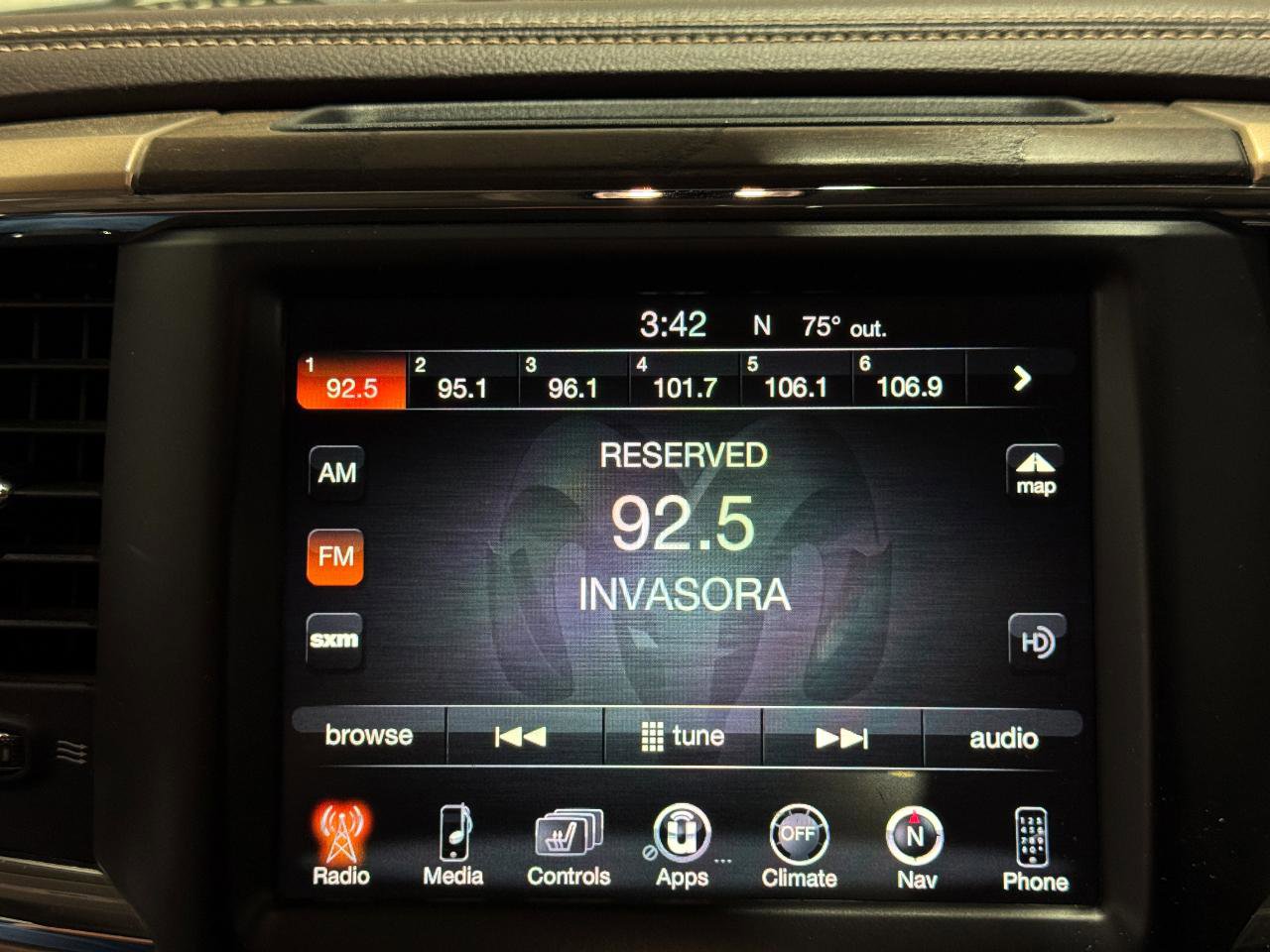 Used 2015 RAM 1500 Laramie Longhorn w/ Convenience Group AWD/4WD image 14