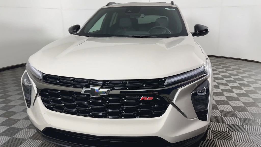 New 2026 Chevrolet Trax RS w/ Sunroof Package FWD image 2