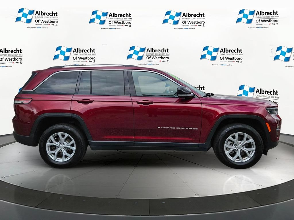 Used 2023 Jeep Grand Cherokee Limited AWD/4WD image 6