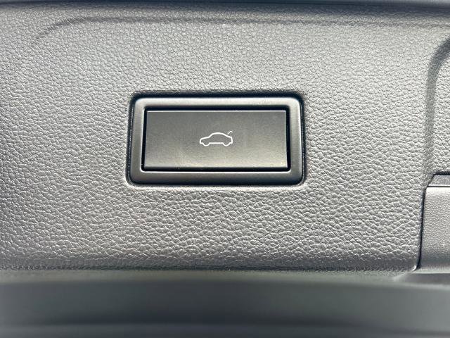 Used 2021 Volkswagen Atlas SEL Premium image 19