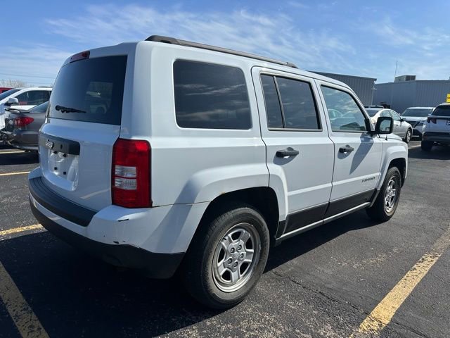 Used 2015 Jeep Patriot Sport FWD image 9
