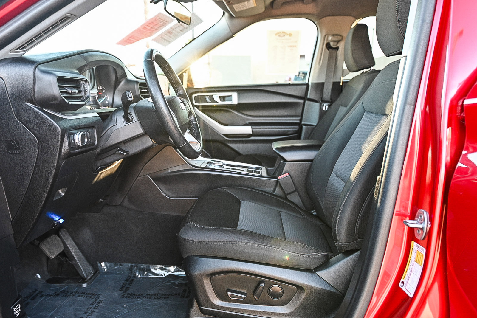 Used 2022 Ford Explorer XLT image 15