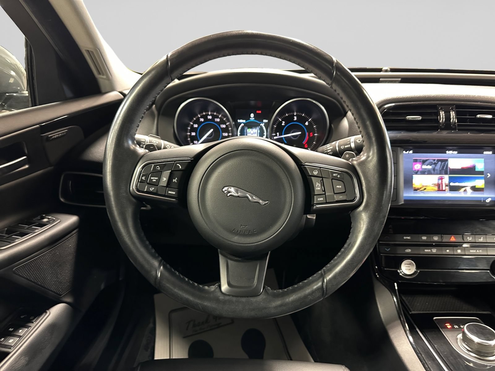 Used 2017 Jaguar XE Premium AWD/4WD image 18