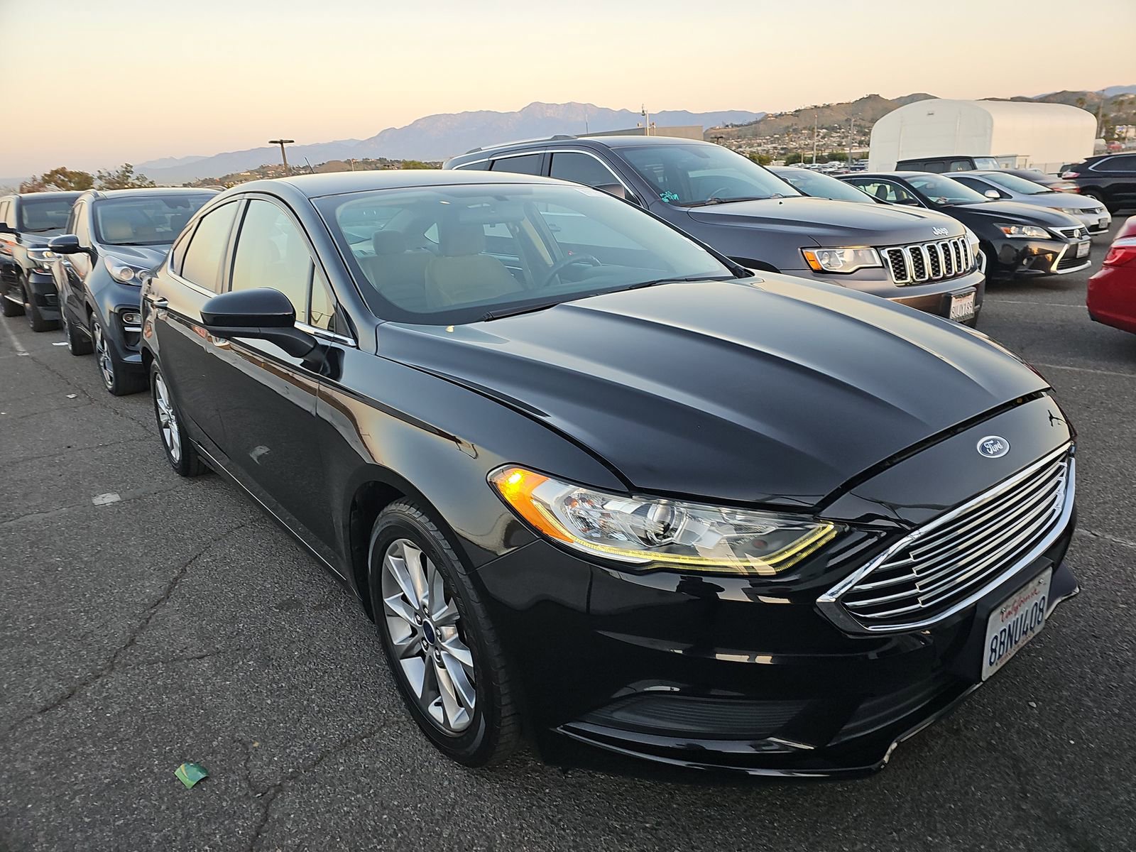 Used 2017 Ford Fusion SE image 4