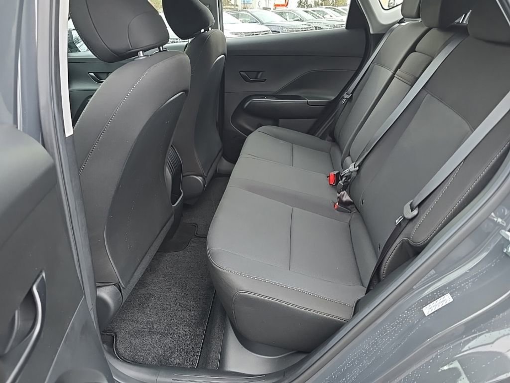 Certified 2024 Hyundai Kona SE image 24