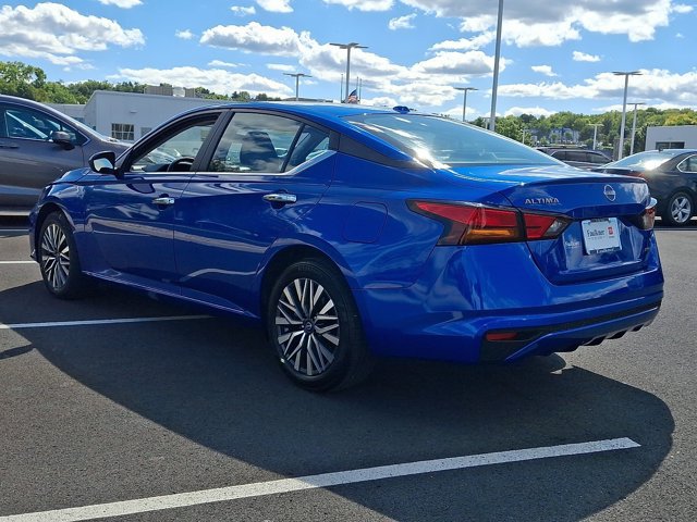Used 2025 Nissan Altima 2.5 SV AWD/4WD image 4