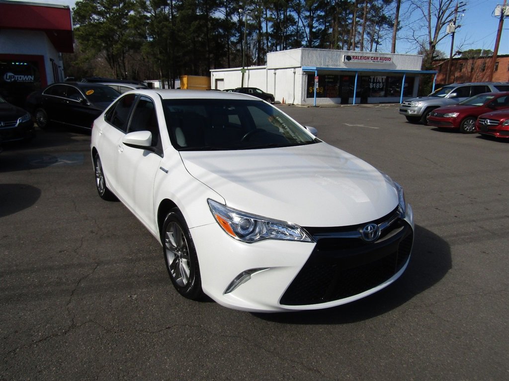 Used 2017 Toyota Camry SE image 10