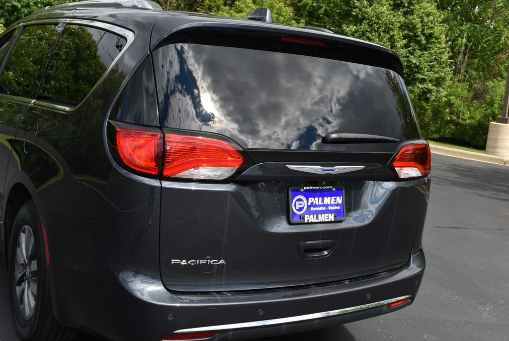 Used 2019 Chrysler Pacifica Touring-L Plus FWD image 6