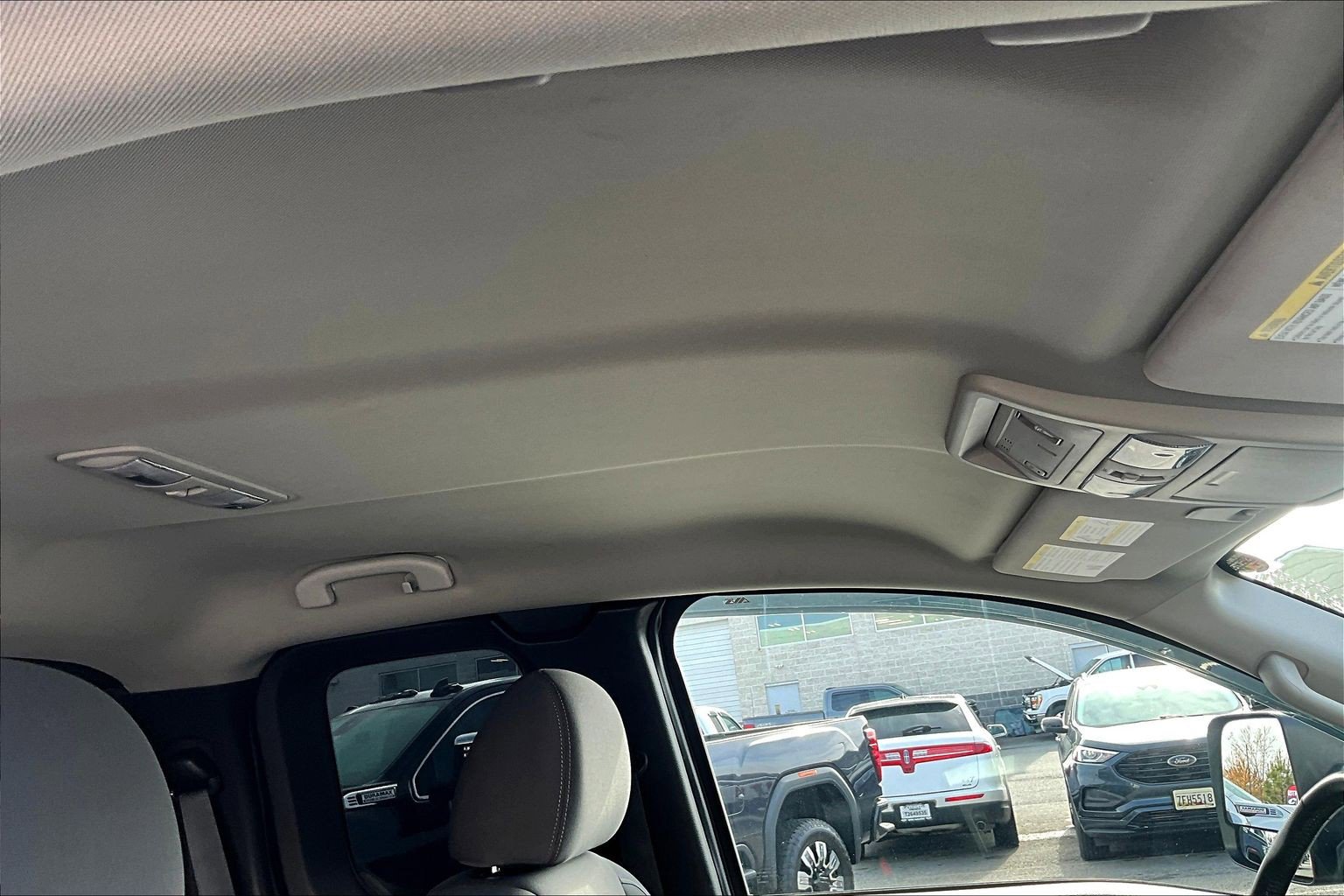 Used 2020 Nissan Titan SV w/ SV Convenience Package image 18