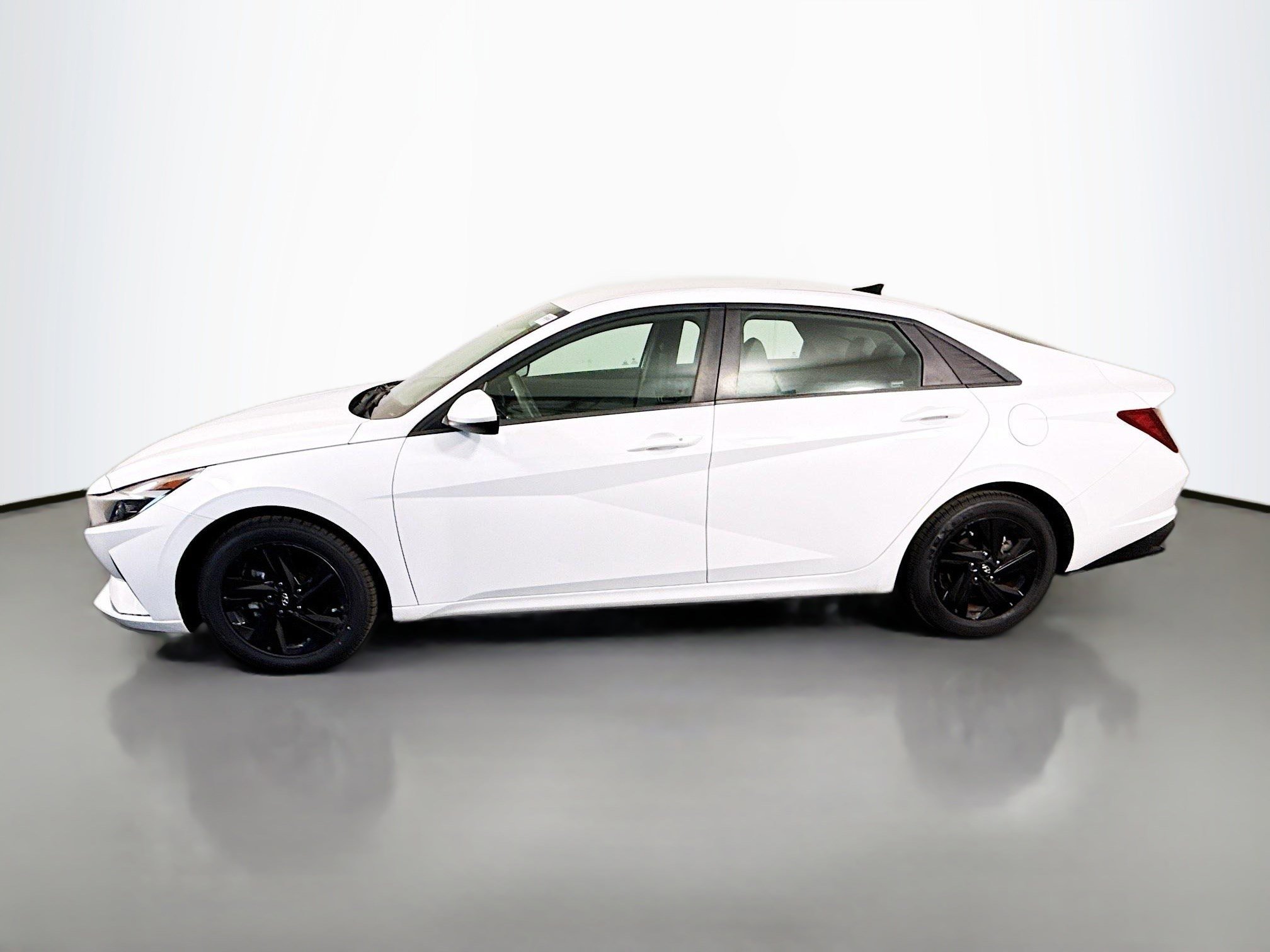 Used 2021 Hyundai Elantra SEL image 6