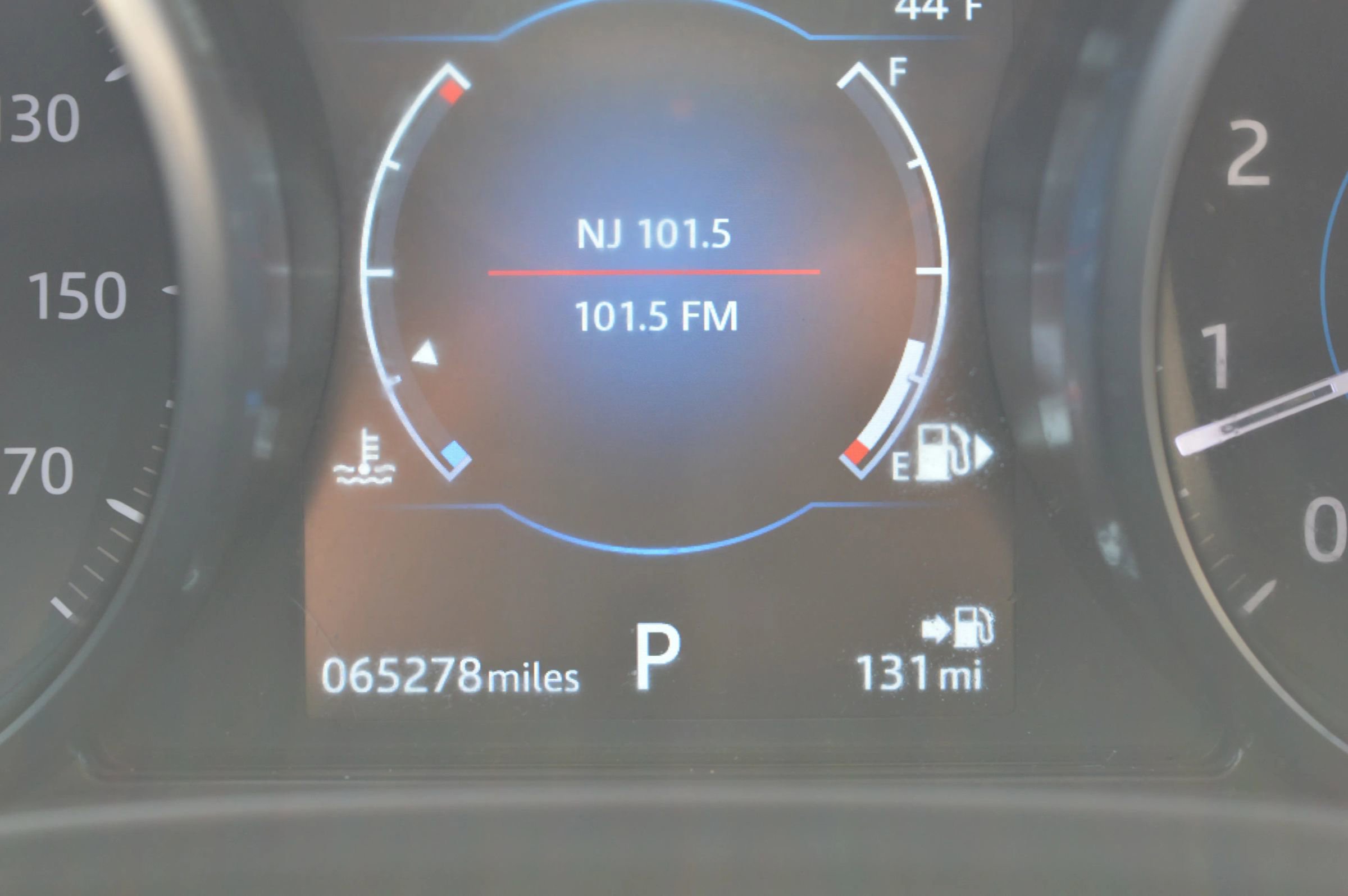 Used 2020 Jaguar F-PACE Premium image 30