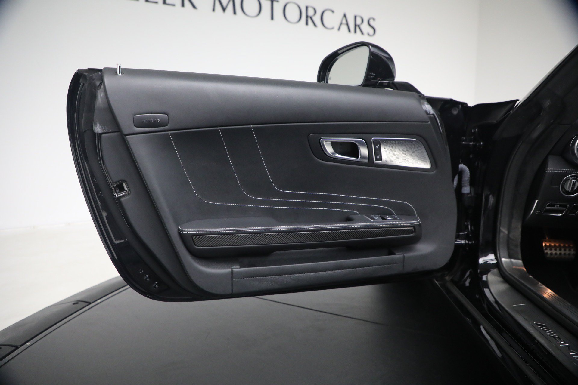 Used 2012 Mercedes-Benz SLS AMG Roadster image 34