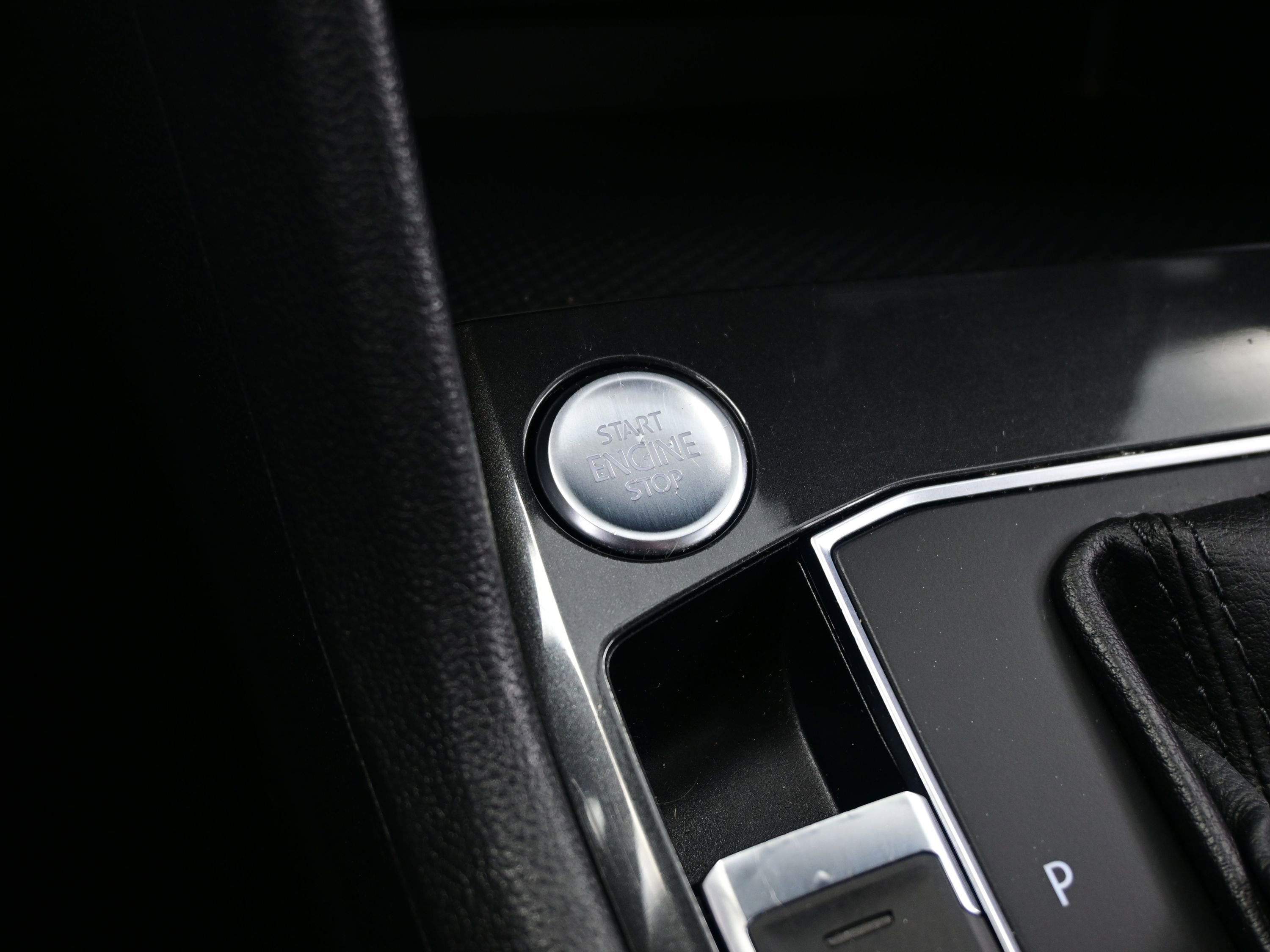 Used 2018 Volkswagen Tiguan SE image 21