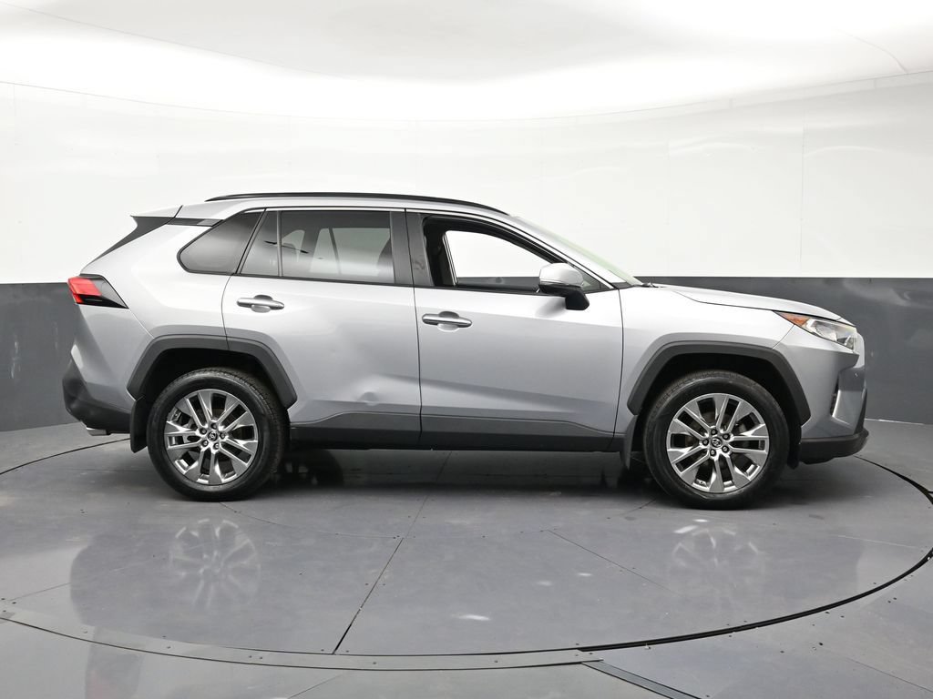Used 2019 Toyota RAV4 Limited AWD/4WD image 6