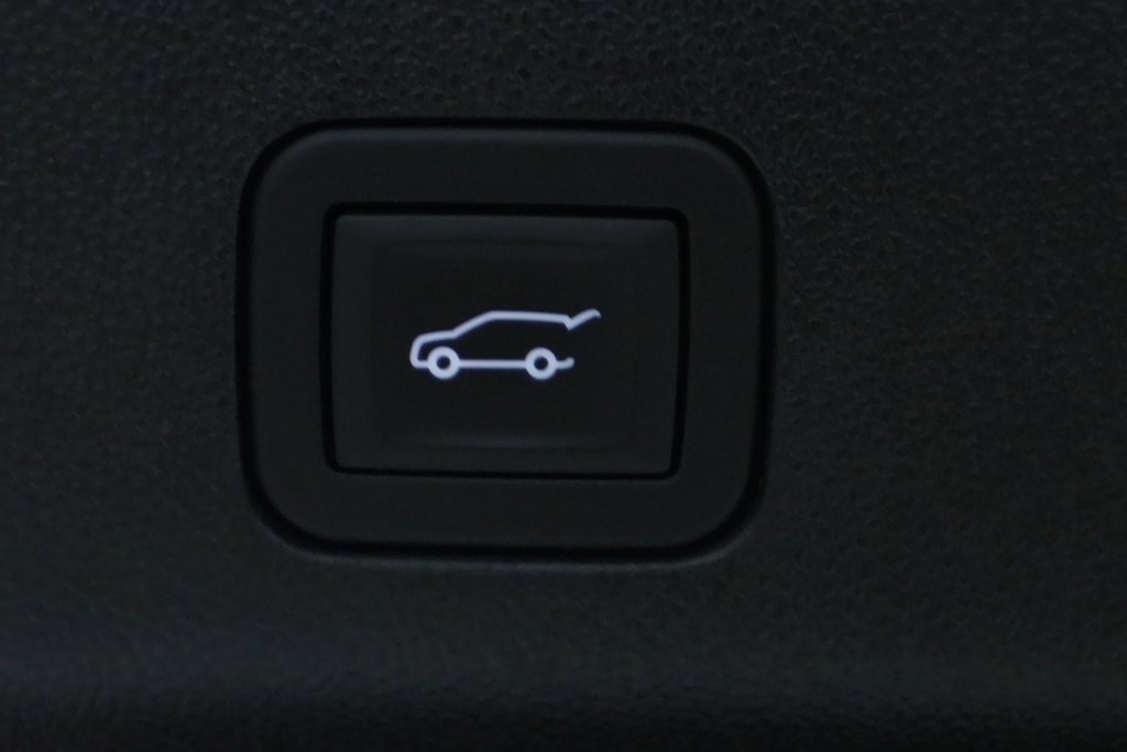 Used 2025 Cadillac Escalade ESV Sport w/ Touring Package image 20