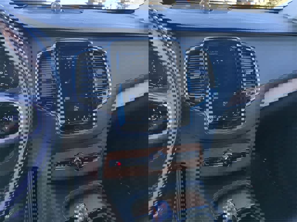 Used 2019 Volvo XC90 T8 Inscription w/ Luxury Package image 20