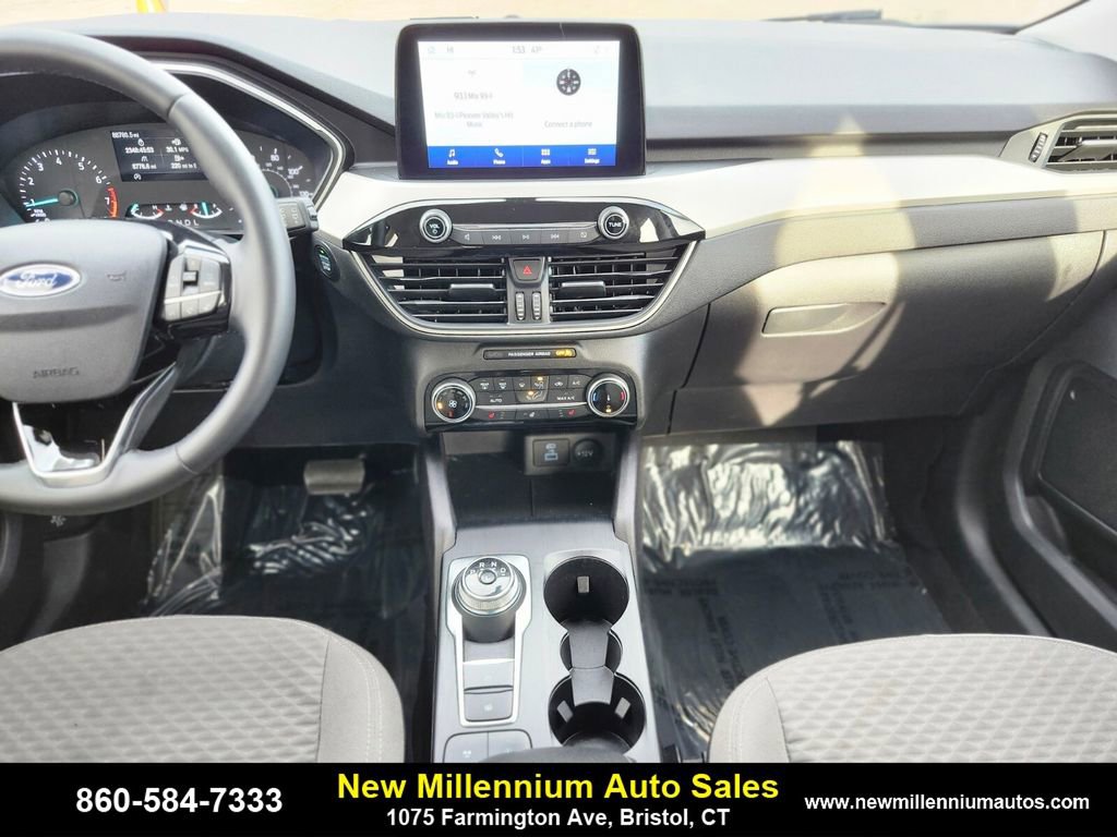 Used 2022 Ford Escape SE w/ Cold Weather Package image 14