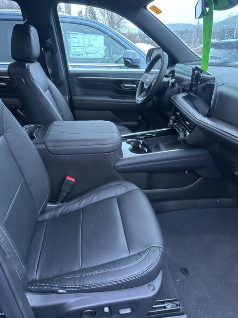 New 2026 Chevrolet Suburban LS image 2