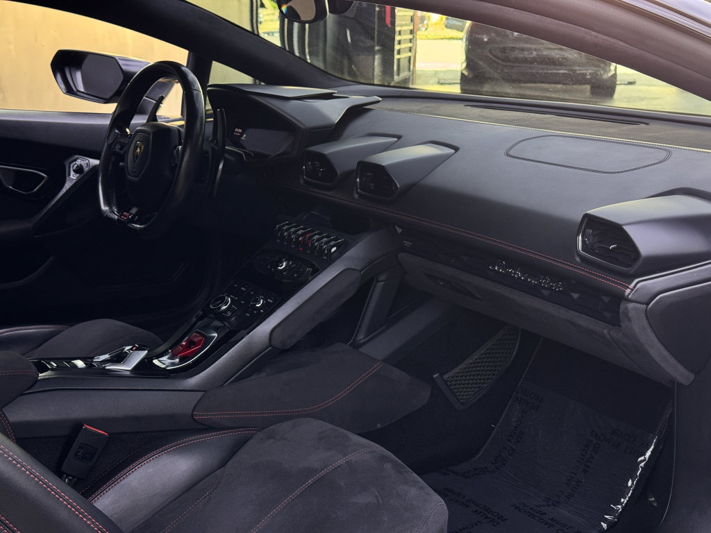 Used 2017 Lamborghini Huracan LP 610-4 AWD/4WD image 29