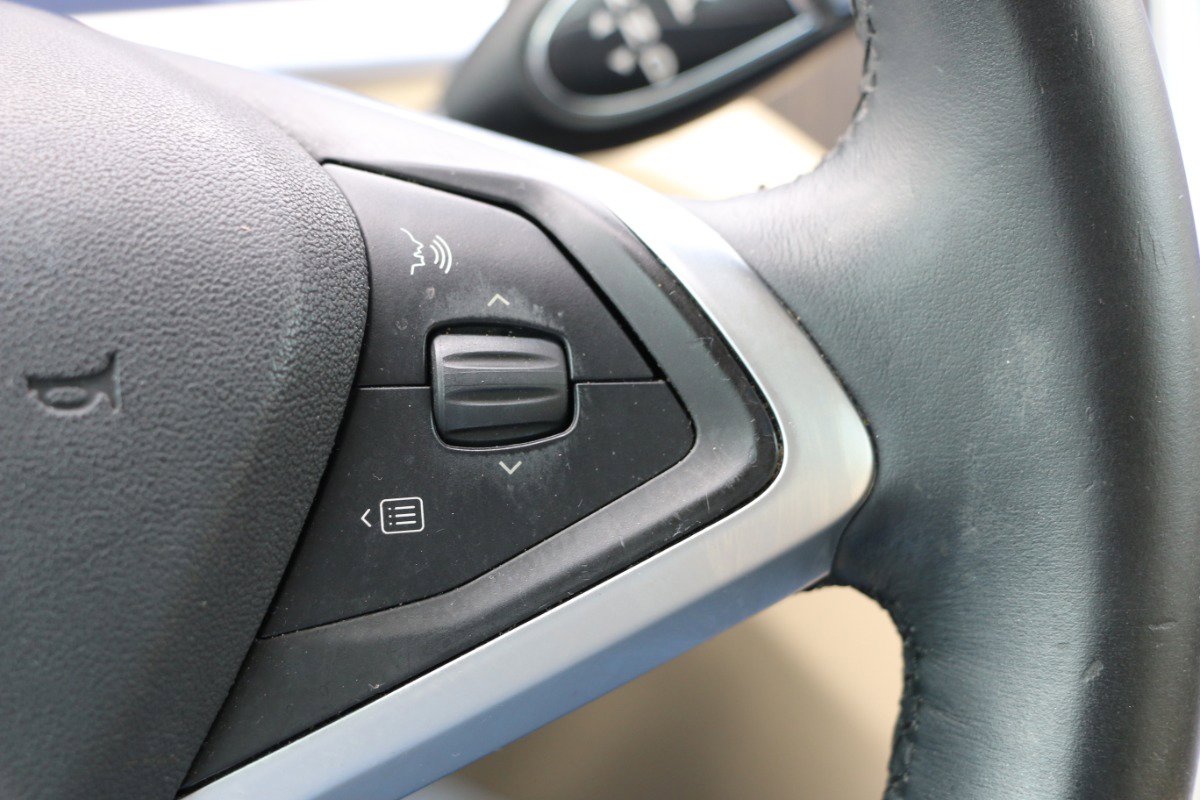 Used 2013 Tesla Model S BASE image 17