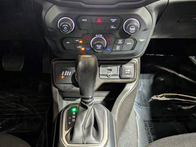 Certified 2023 Jeep Renegade Latitude AWD/4WD image 18