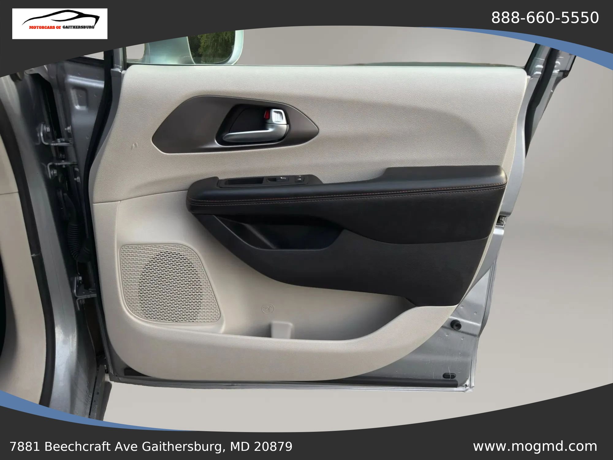 Used 2020 Chrysler Pacifica Touring-L image 26